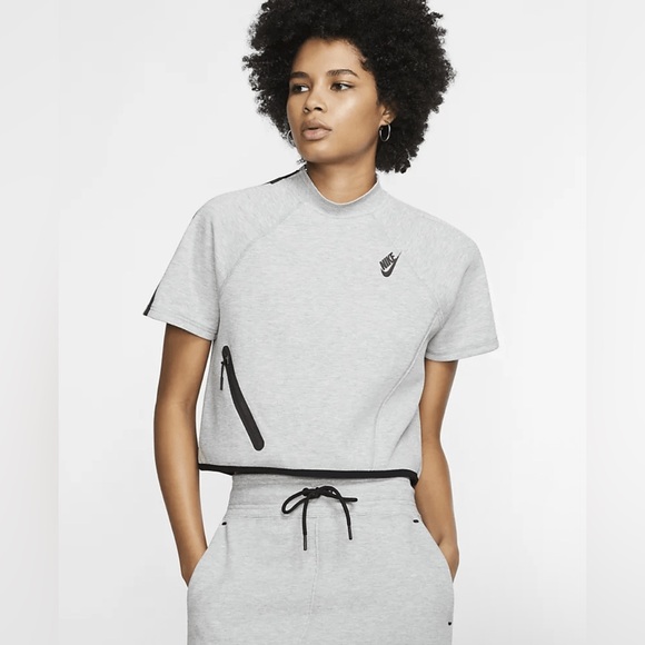 NIKE Re-Imagined Crew Neck Top. New with tag. - Picture 1 of 8